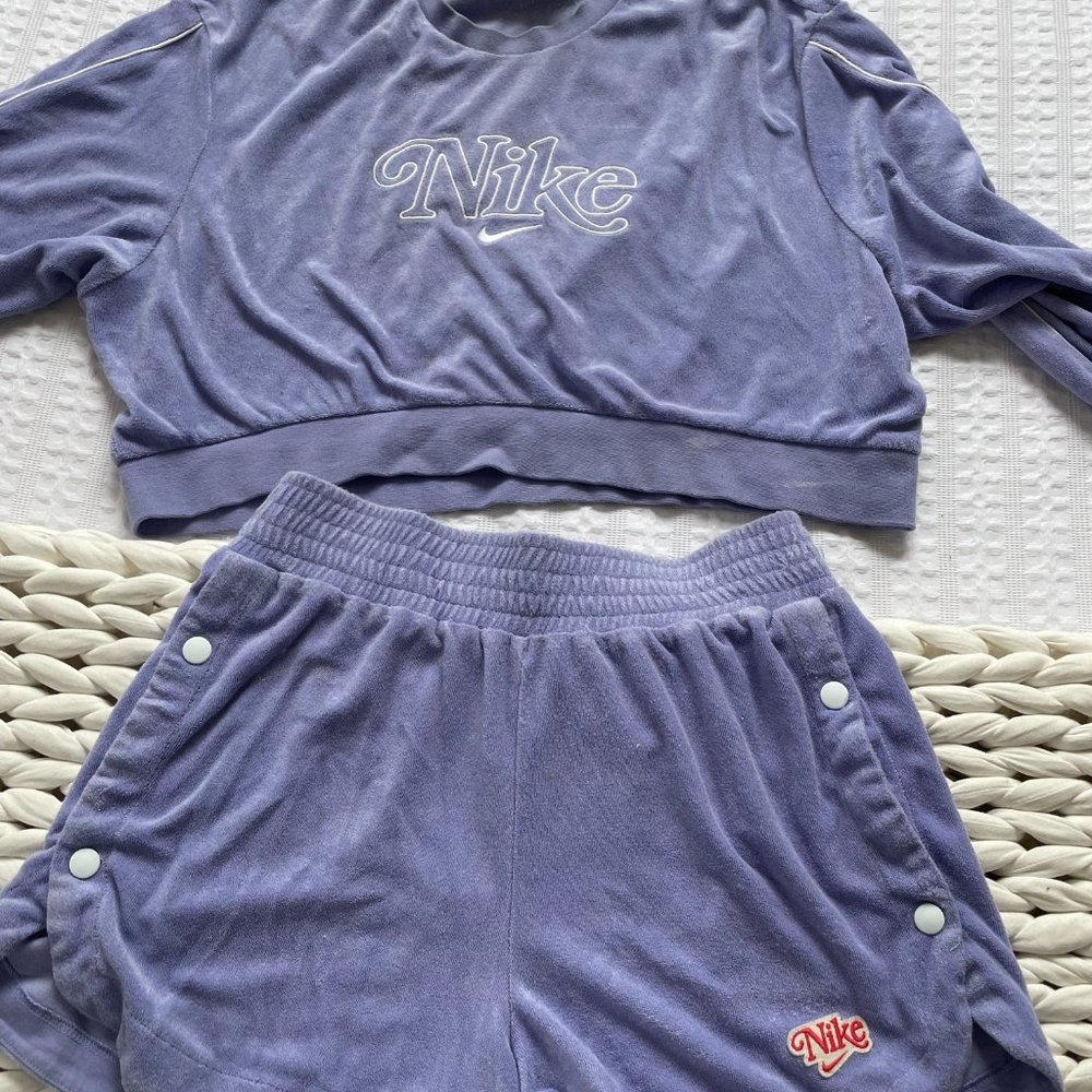 Nike Retro Femme Terry Crew SET in Light Thistle Size Small